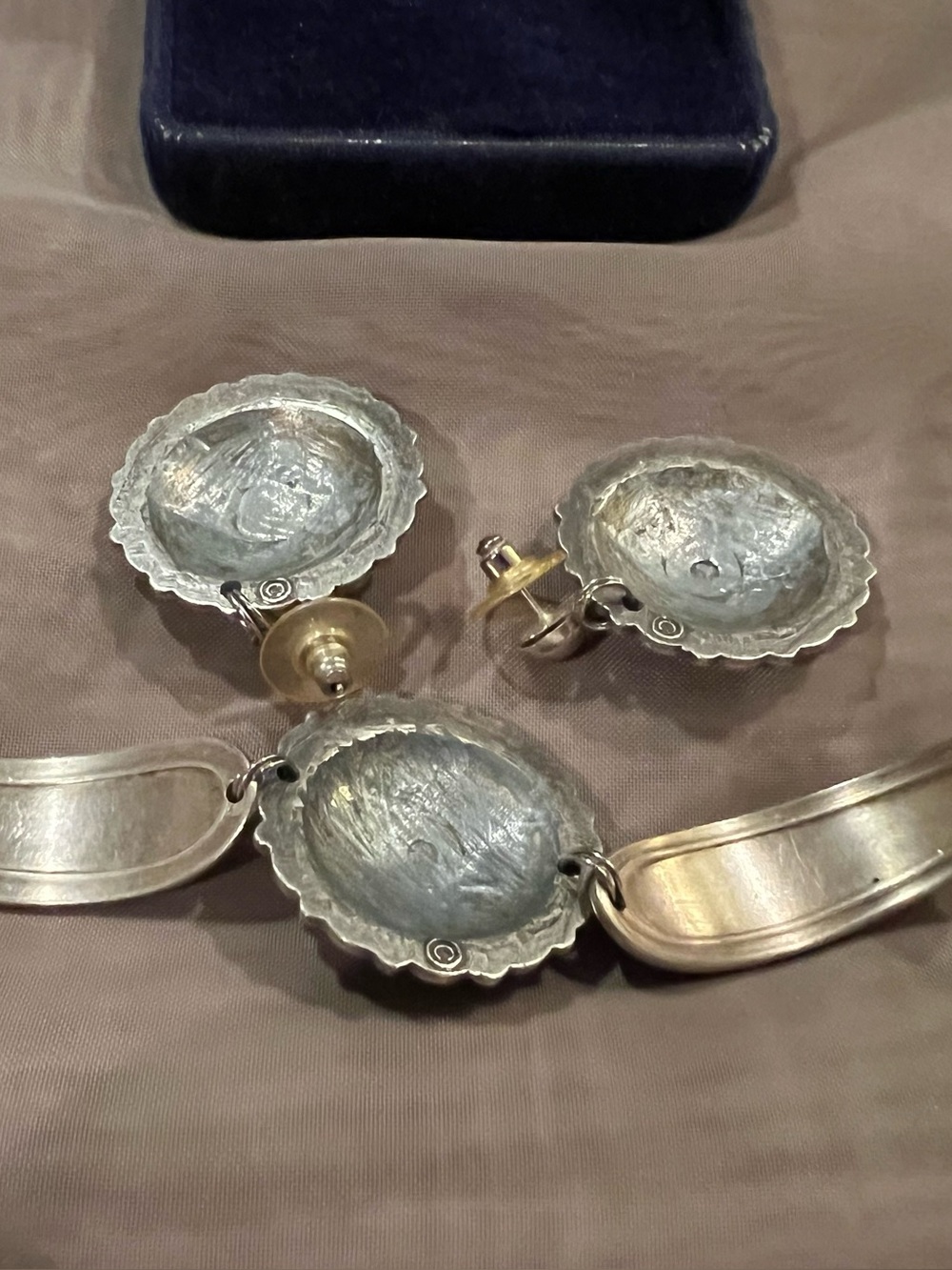 MONTANA SILVERSMITHS bracelet/pierced  earrings western set - Picture 4 of 6